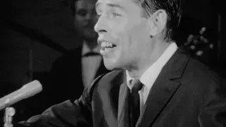 Jacques Brel (Les Bigotes) en Public à Knokke-le-Zoute, en 1963