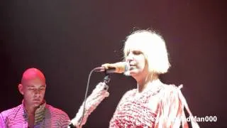 Sia - Buttons - HD Live at Olympia, Paris (18 May 2010)