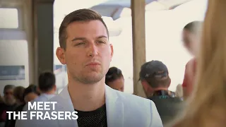 Psychic Didn't See This One Coming | Meet the Frasers | E!