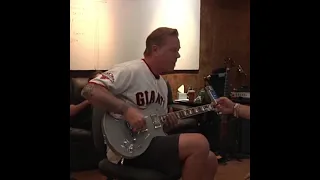 James Hetfield tells Lars Ulrich to f*** off - RARE