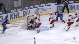 Жафяров отдает на гол Хайруллину / Khairullin scores off Zhafyarov saucer