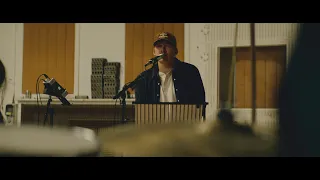 Morgan Wallen - Graveyard Whistling (Abbey Road Sessions)