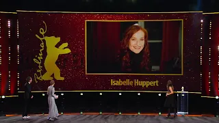 Isabelle Huppert receives the Honorary Golden Bear | Berlinale 2022