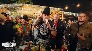 Grupo Firme  - Chuy Lizárraga - Banda La Fugitiva - Popurrí (Video Oficial)