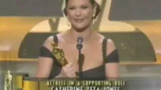 Catherine Zeta-Jones wins the Oscar 2003