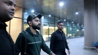 Virat Kohli Spotted & Surprised By Anushka At Airport