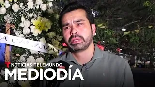 Máynez lleva ofrenda al lugar del accidente mortal y habla de una "lección" | Noticias Telemundo