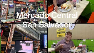 Almorzando en Mercado Central de San Salvador, El Salvador