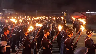 Helm ab zum Gebet - Großer Zapfenstreich AKK