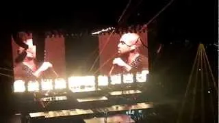 Jay Z & Kayne West - Gold Digger LIVE AT O2