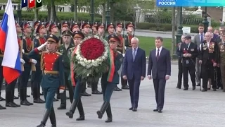 "Союзинформ". 05.05.16г. Торжественная церемония возложения венка к могиле Неизвестного солдата