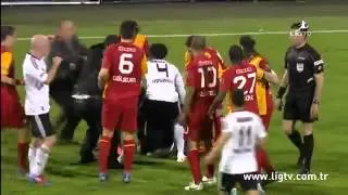 Besiktas fans attacked Emmanuel Eboue