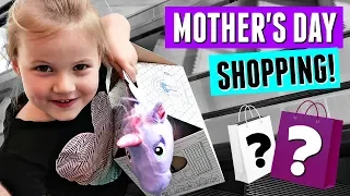 UNICORN BUILD A BEAR SURPRISE AND SHOPPING AT THE MALL FOR PRESENTS!