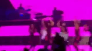 Nicki Minaj - Whip It (With fans on stage) - Pink Print Tour - 3rd April, Birmingham, NIA.