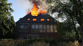 Drone! Zeer grote brand in voormalige school Koornstraat Oss - Veel brandweer met spoed (Grip 1)
