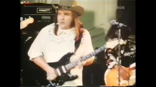 Leon does the Growl, "Workin' For MCA" , Rockpalast, Hamburg, Germany 1974.Skynyrd Opened for QUEEN.