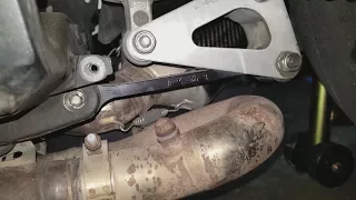 Removing CBR1000RR Lowering Link/Stand