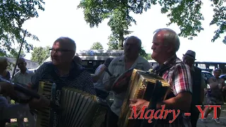 Wiązankę pięknych szlagierów przypomnieli starzy akordeoniści ! 2018