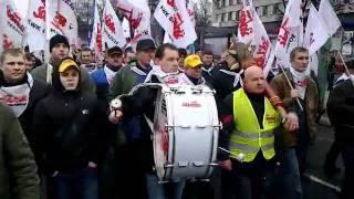 Przemarsz manifestujących górników