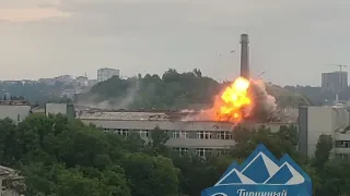 Влучання снарядів у Донецьку в районі заводу "Топаз". 18.06.2022