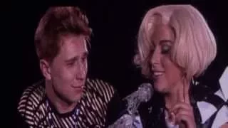Lady Gaga - What's Up (4 Non Blondes Live Cover) @ Barcelona (08.11.2014) HD