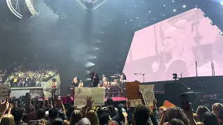 Paramore - Misery Business (with Steph Curry) - live 8-7-23 Chase Center San Francisco