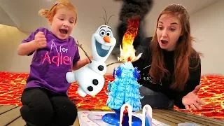 SAVE OLAF from LAVA!! Frozen 2 Hide N Seek game with Elsa & Anna floor is lava escape challenge ❄️🔥