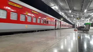 Midnight railfanning at Solapur | Jaipur Yeshvantpur Suvidha Express arrival | Pushkar Khamitkar