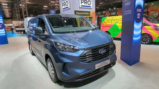 Short Tour of the Brand New Ford Transit Custom 2023 at the CV Show in Birmingham - WITH SEAT COVERS