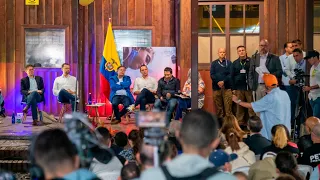 Presidente Petro durante el diálogo social con jóvenes y comunidad del municipio de Manizales