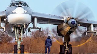 Propellers the diameter of a house! Tu-95 takes off from Ryazan without landing gear cleaning