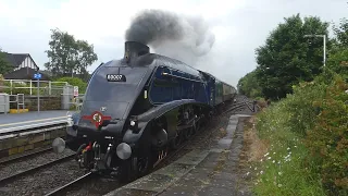 60007 Sir Nigel Gresley passes Helsby station in Cheshire 5th June 2024