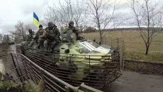 Патруль украинских военных в Чернухино.