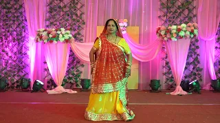 Dance performance by mother in law (Chanda hai tu + pyaari bahuraani) dedicated to bride and groom