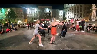 Amazing Street Music Party with Pianist and Drummer – Thomas Krüger & Flo Dobretsberger