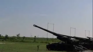 2012年6月27日陸軍十軍團58砲指部 M110A2自走砲射擊中。