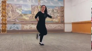 Красивая Девушка от Души танцует Лезгинку 2019 (Sword studio)