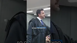 Usando o Código Penal Militar em um júri comum.