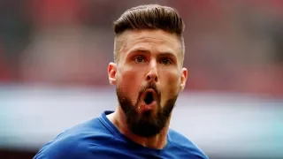 Lucas Hernandez témoigne son amour à Olivier Giroud sur le perron de l'Élisée