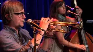 Lake Street Dive - "Let Me Roll It" (eTown webisode #599)