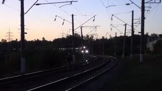Смертница / Поезд чуть не сбил велосипедистку