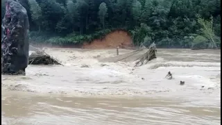 Rain-triggered Floods Force Evacuations, Disrupt Traffic in South China