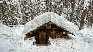 A WARM LOG CABIN UNDERGROUND IN -25°C OUTSIDE! I MADE A SMALL FOLDING TABLE / SOLO BUSHCRAFT