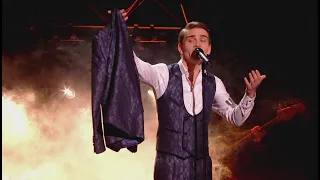 Alphonse chante "Je m'voyais déjà" Charles Aznavour