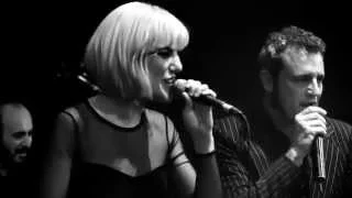 "With a Little Help From My Friends" LIVE - AURORA & THE BETRAYERS feat CARLOS TARQUE (M-Clan) -