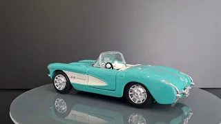 Chevrolet Corvette Cabrio C1 1957. 1/24 Maisto