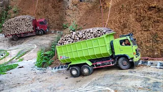 RAJA OLENG Hino 500 ENGKEL overtakes Hino 500 Tronton OFFROAD Truck Passing Viral Hill Rc Truck