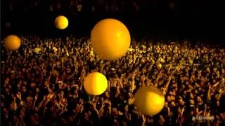 Coldplay Live from Japan (HD) - Yellow