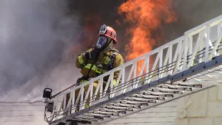 LAFD Battles Greater Alarm Commercial Structure Fire | Pico-Robertson