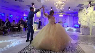 Miguel Andres Quince's Jennifer Tiempo de vals Chayanne solo con main chambelán